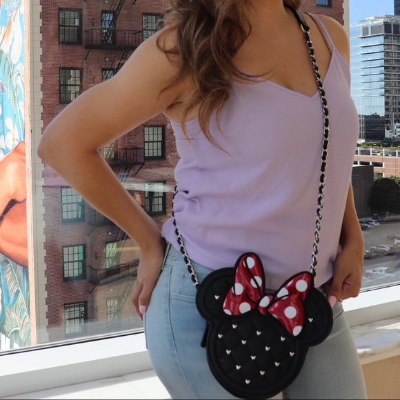 Minnie Mouse Die Cut Crossbody - Picture 2 of 6